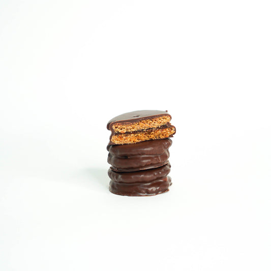 Healthy chocolate alfajores