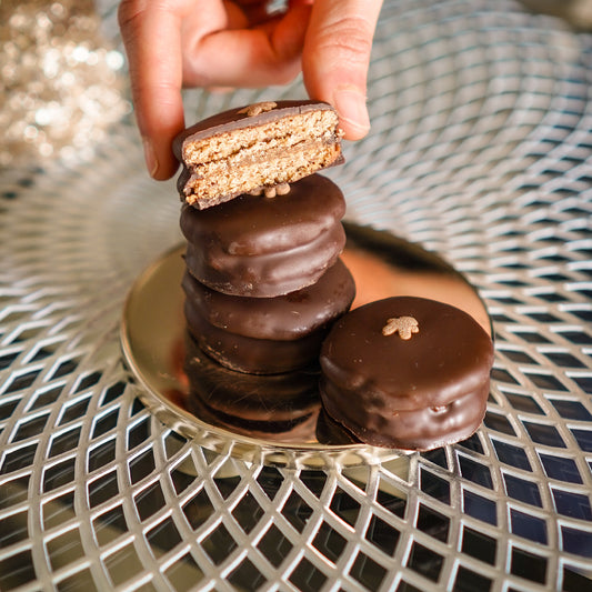 Healthy Gingerbread Alfajor