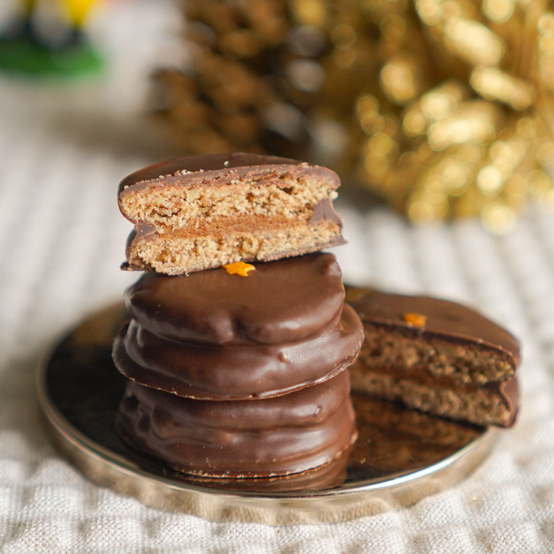 Healthy Gingerbread Alfajor