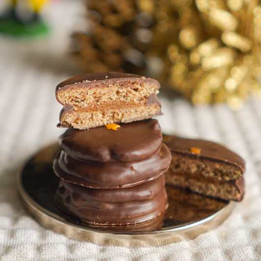 Healthy Gingerbread Alfajor